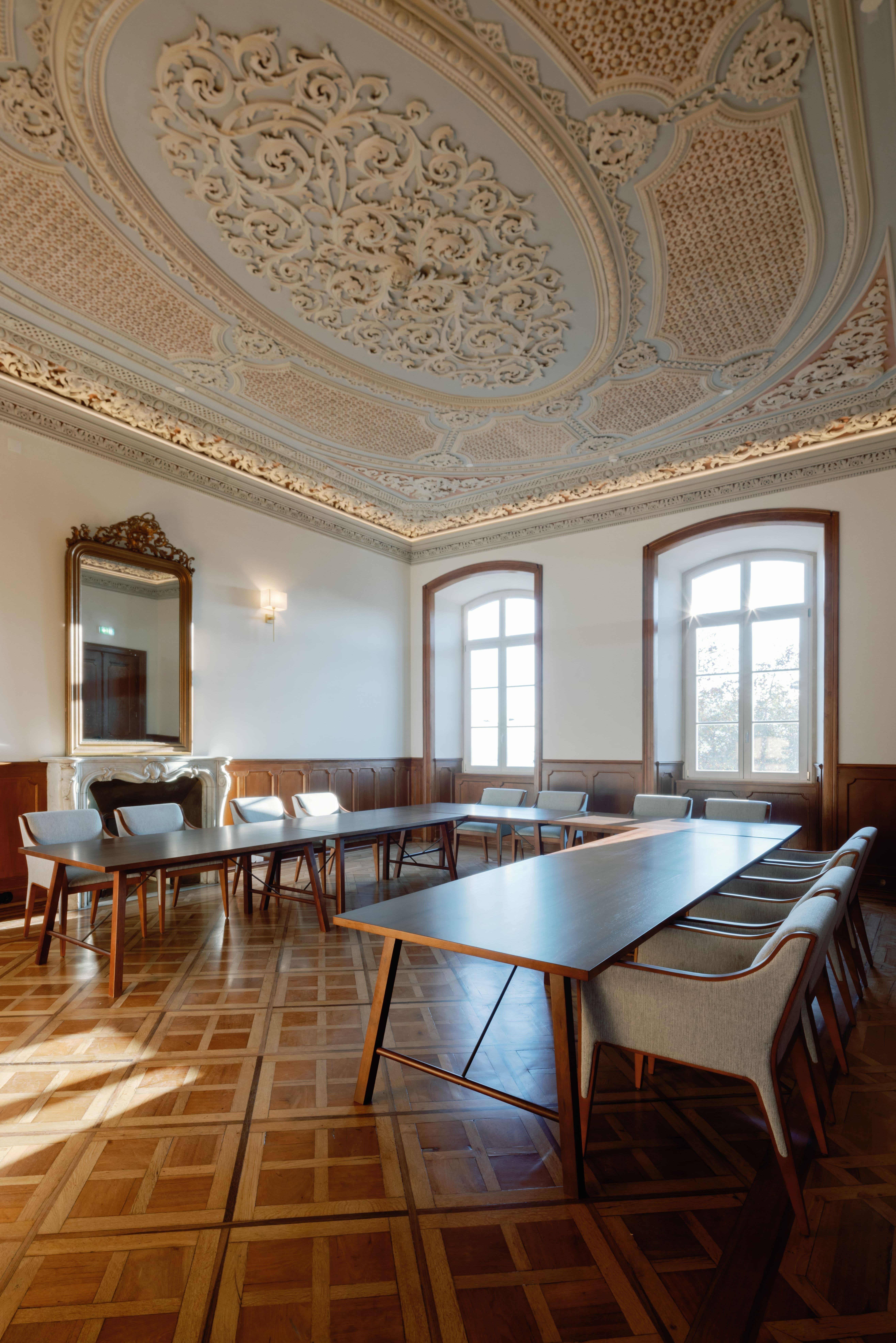 The Editory Riverside Hotel, An Historic Hotel Lisboa Exteriör bild The interior of the library