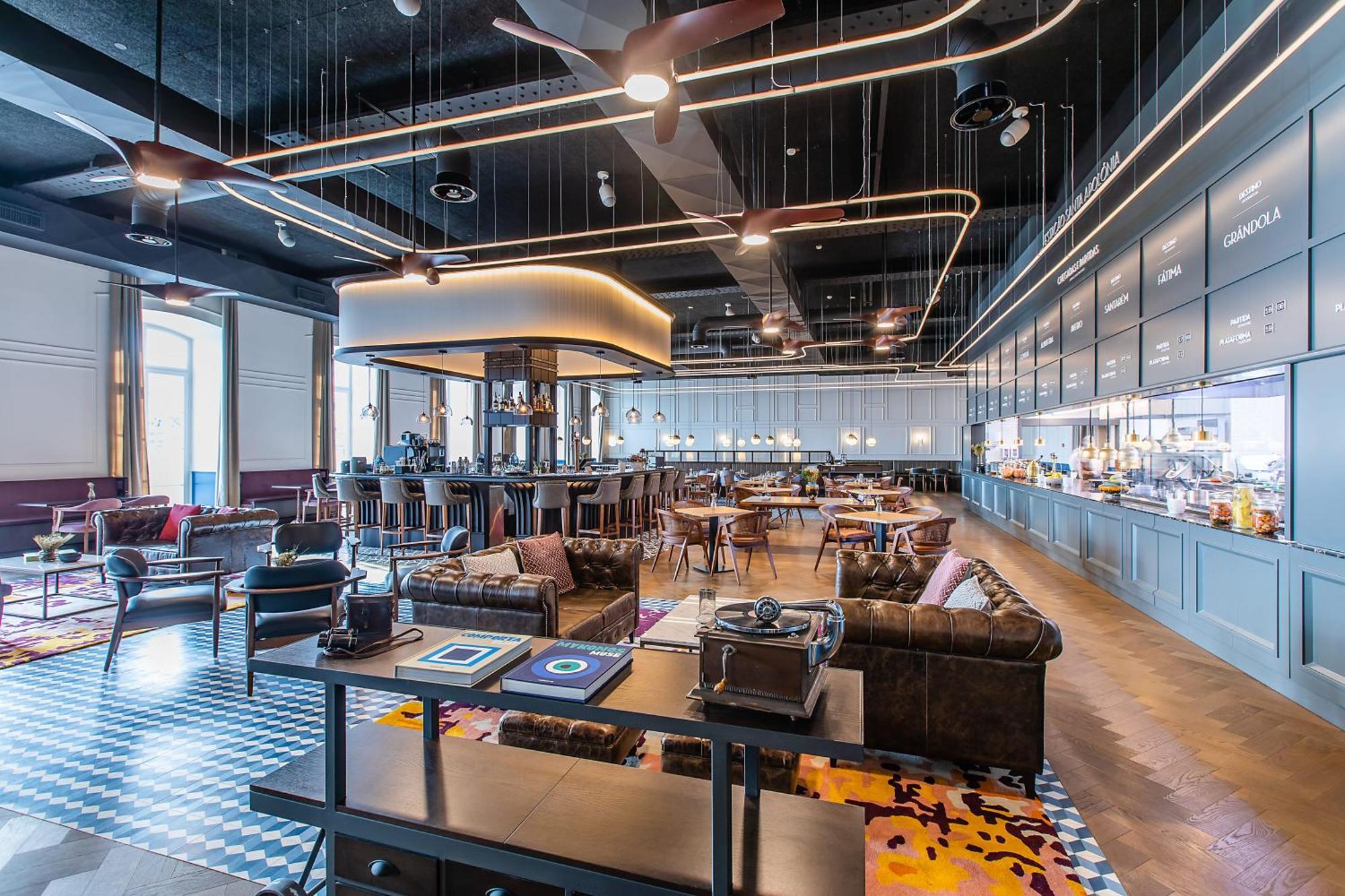 The Editory Riverside Hotel, An Historic Hotel Lisboa Exteriör bild The lounge at London Heathrow Airport